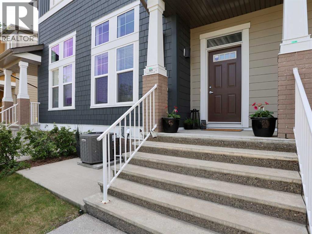 Single Family House 4 Level for Sale in  Evanston Square NW Evanston Calgary 