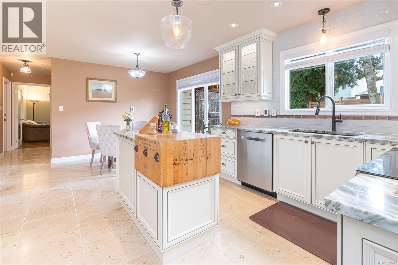  4243 Maimie Place, Saanich