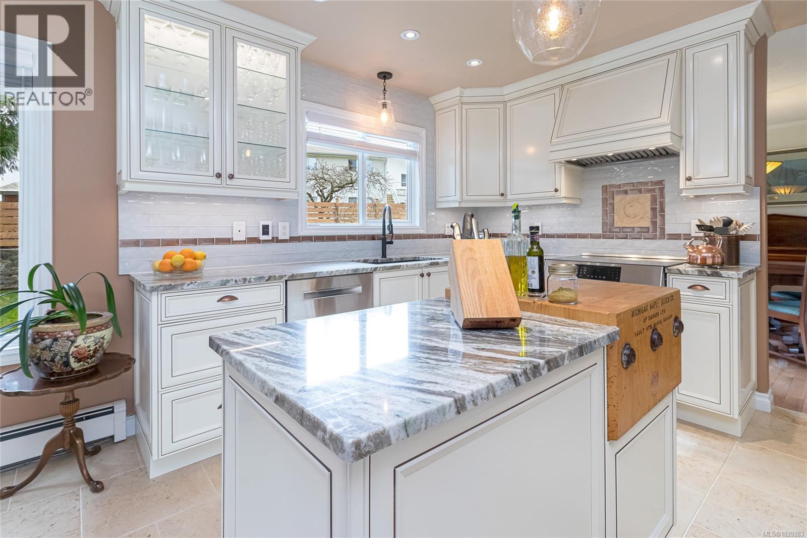  4243 Maimie Place, Saanich