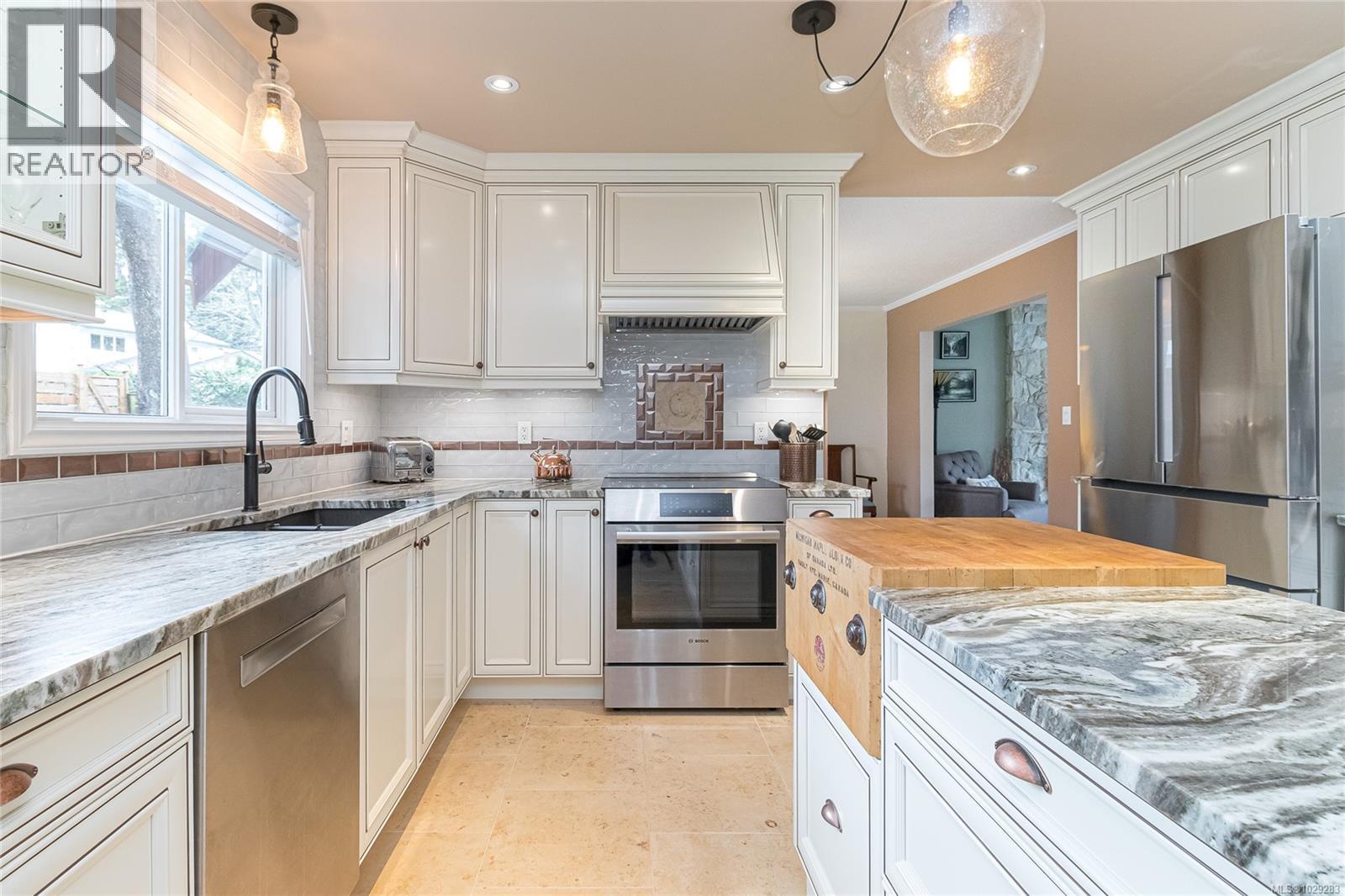  4243 Maimie Place, Saanich