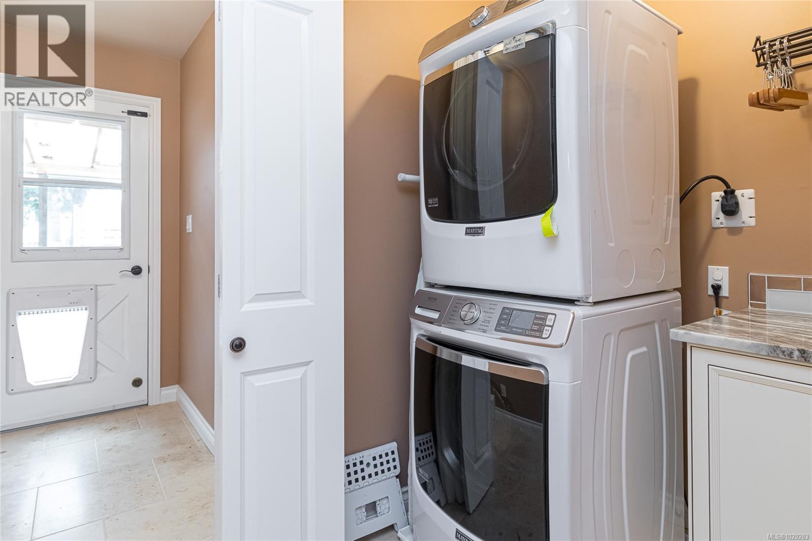  4243 Maimie Place, Saanich