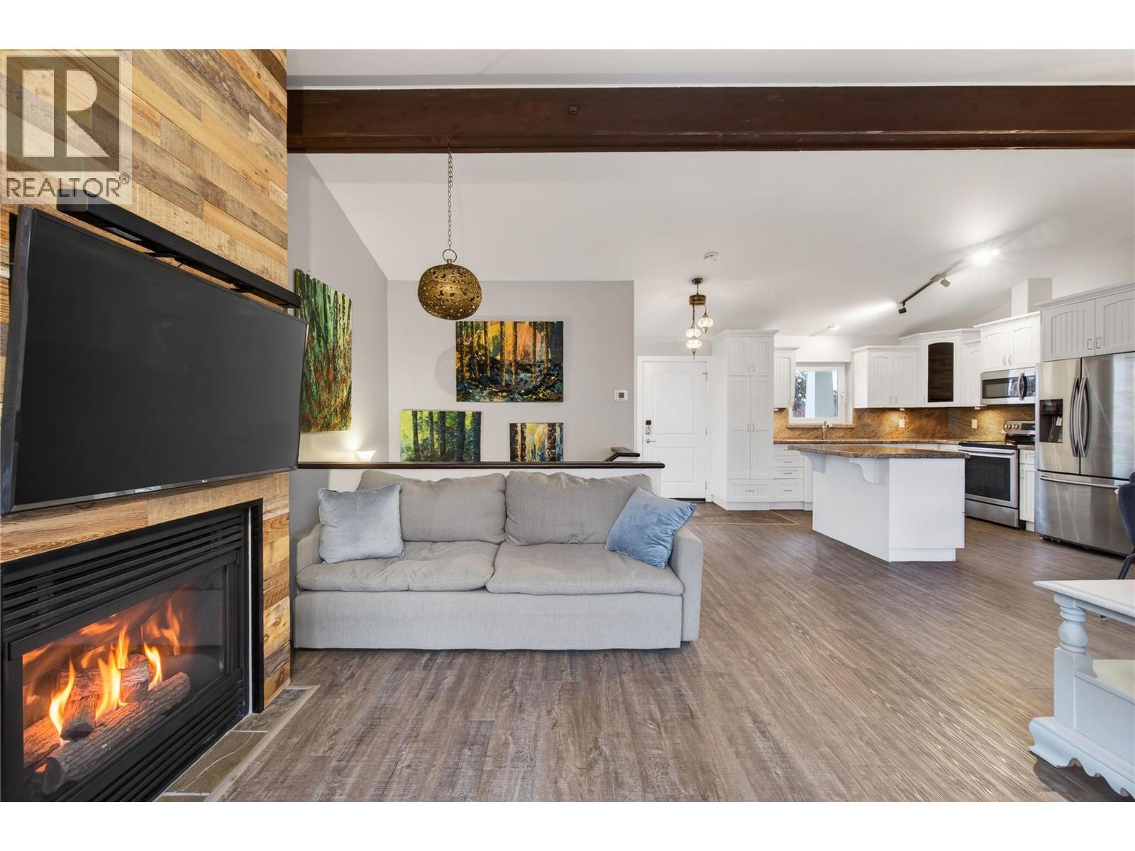 500 Old Spallumcheen Road Unit# 203, Sicamous