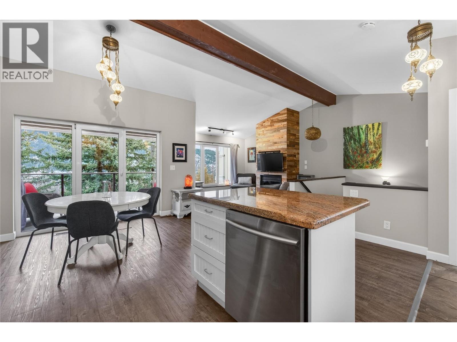 500 Old Spallumcheen Road Unit# 203, Sicamous