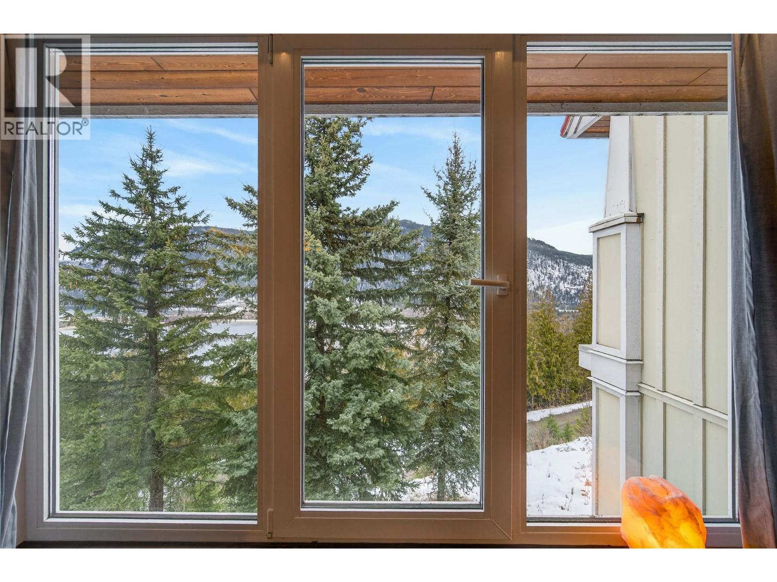 500 Old Spallumcheen Road Unit# 203, Sicamous