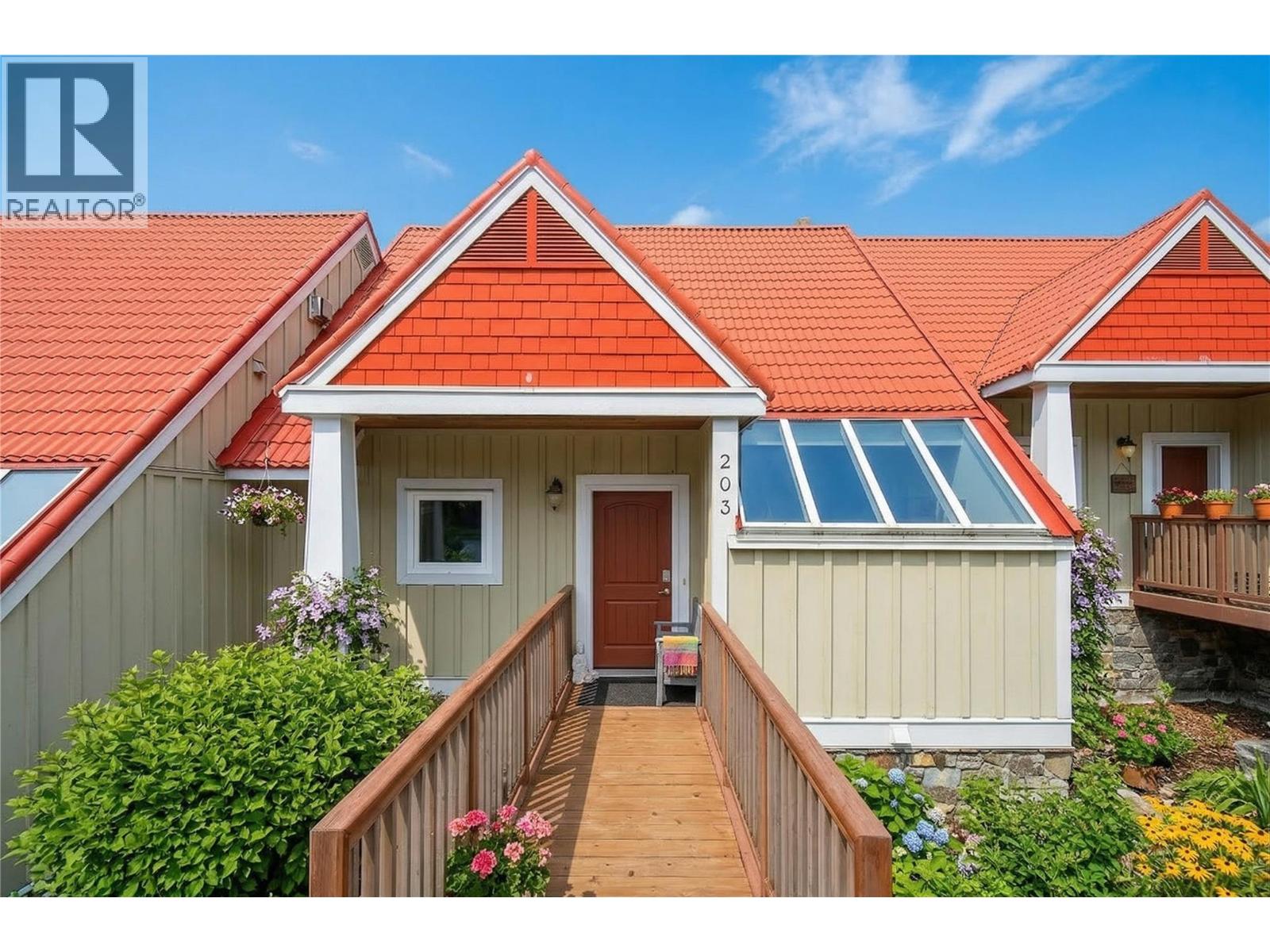 500 Old Spallumcheen Road Unit# 203, Sicamous