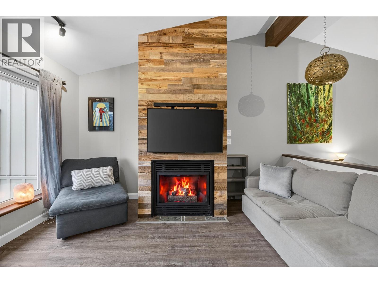 500 Old Spallumcheen Road Unit# 203, Sicamous