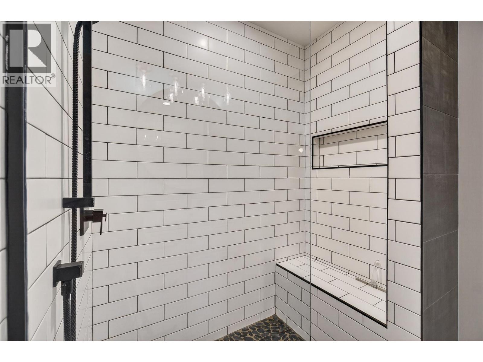 500 Old Spallumcheen Road Unit# 203, Sicamous