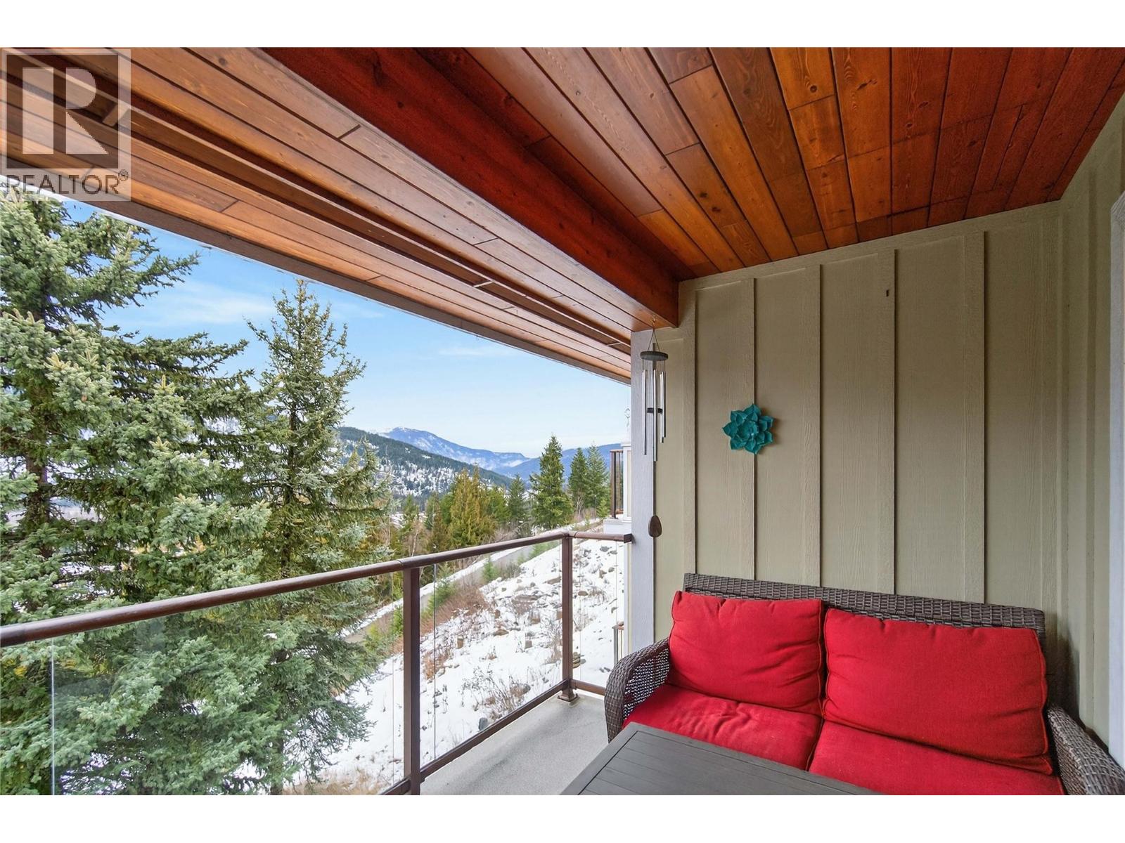 500 Old Spallumcheen Road Unit# 203, Sicamous