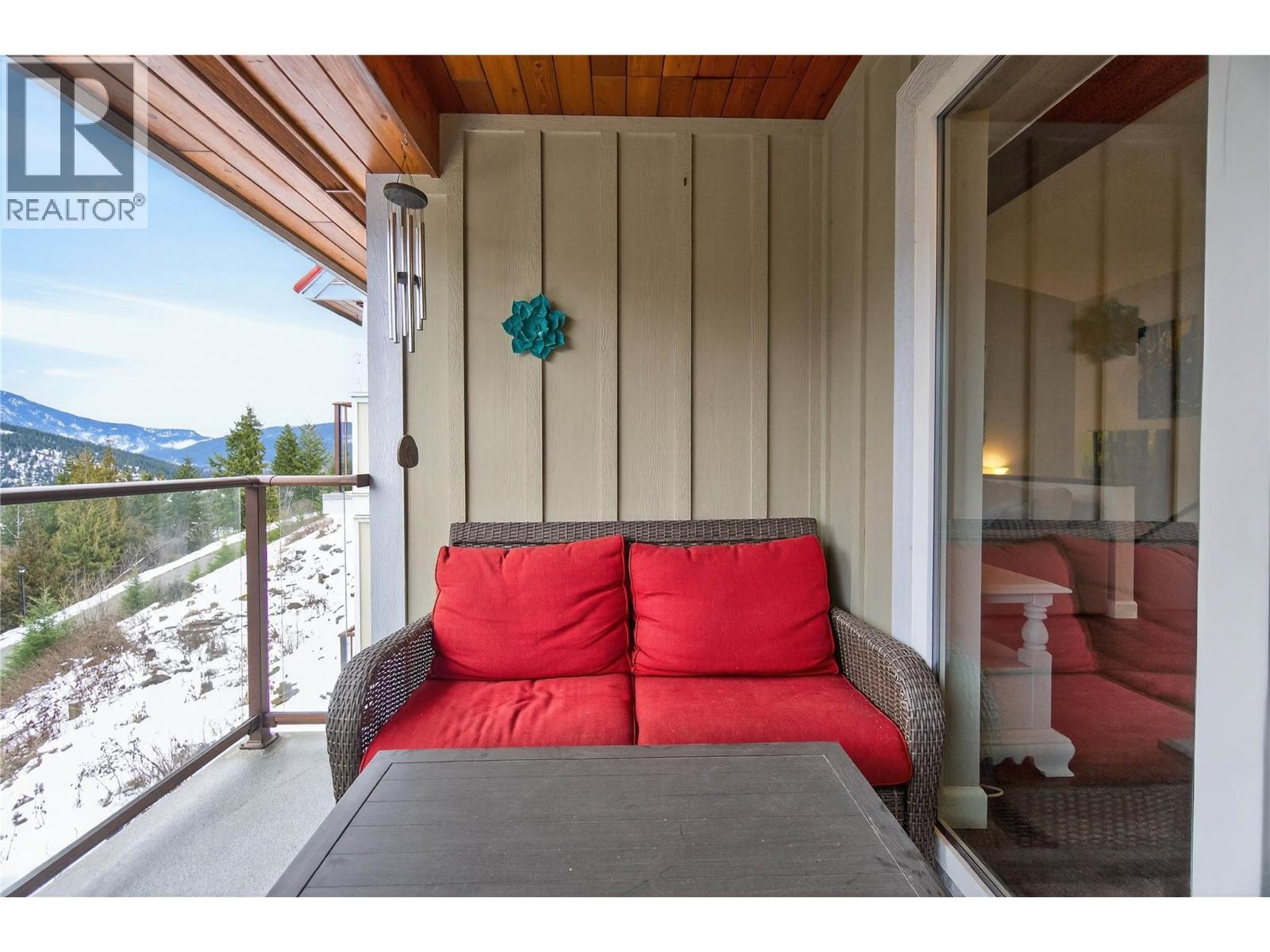 500 Old Spallumcheen Road Unit# 203, Sicamous