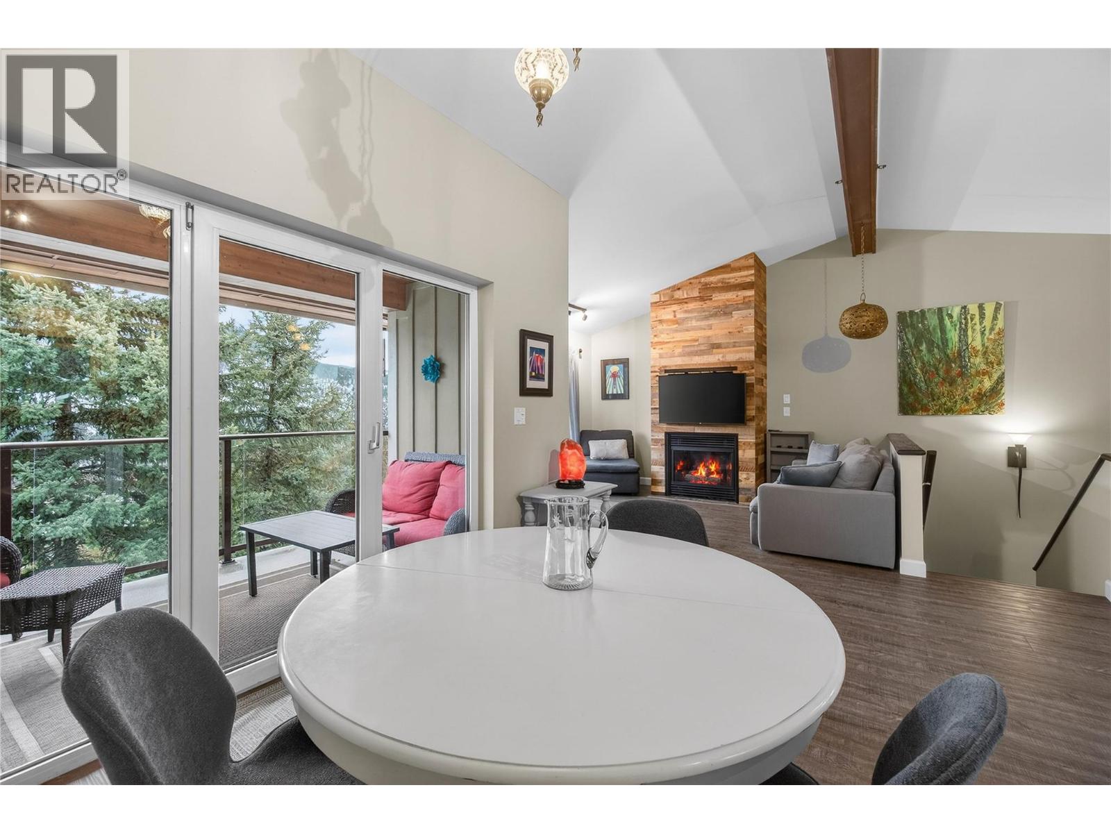 500 Old Spallumcheen Road Unit# 203, Sicamous