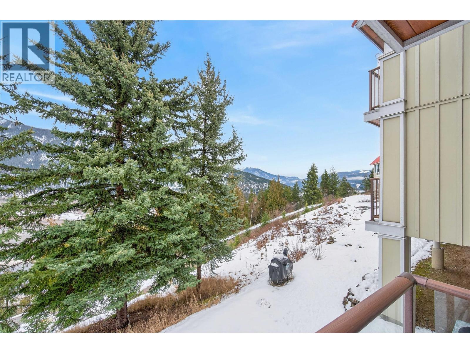 500 Old Spallumcheen Road Unit# 203, Sicamous