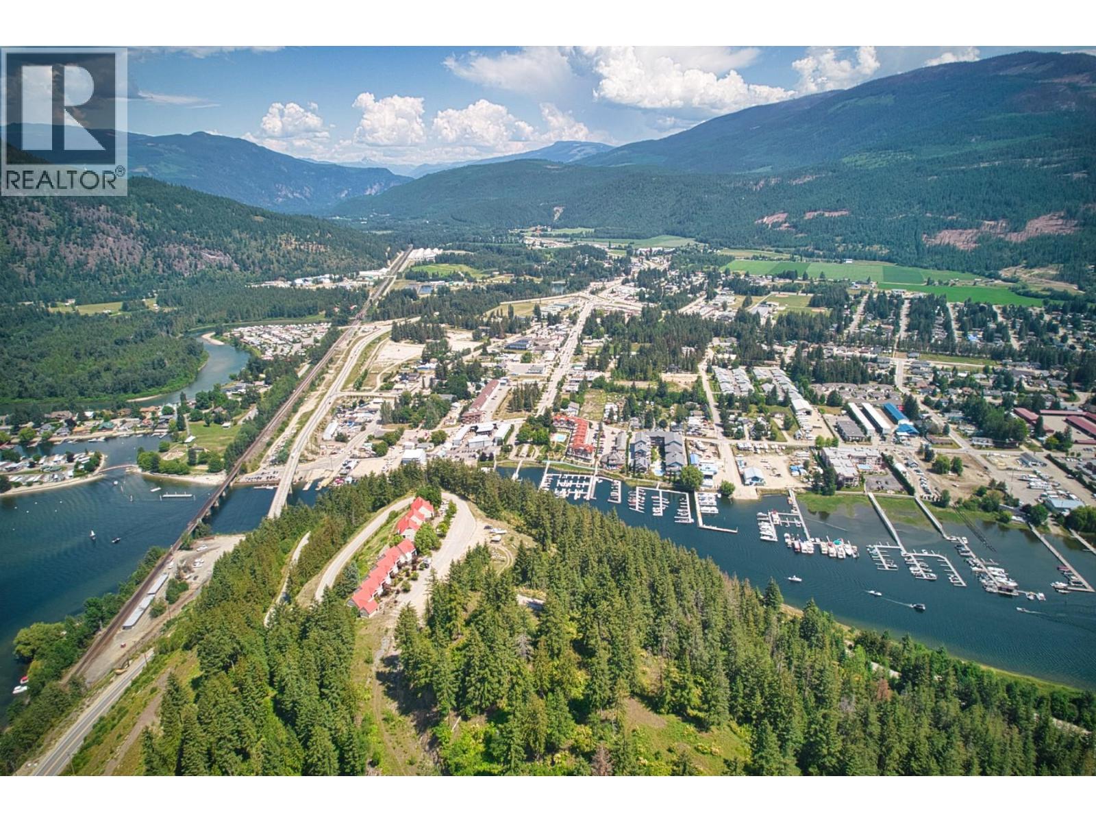 500 Old Spallumcheen Road Unit# 203, Sicamous