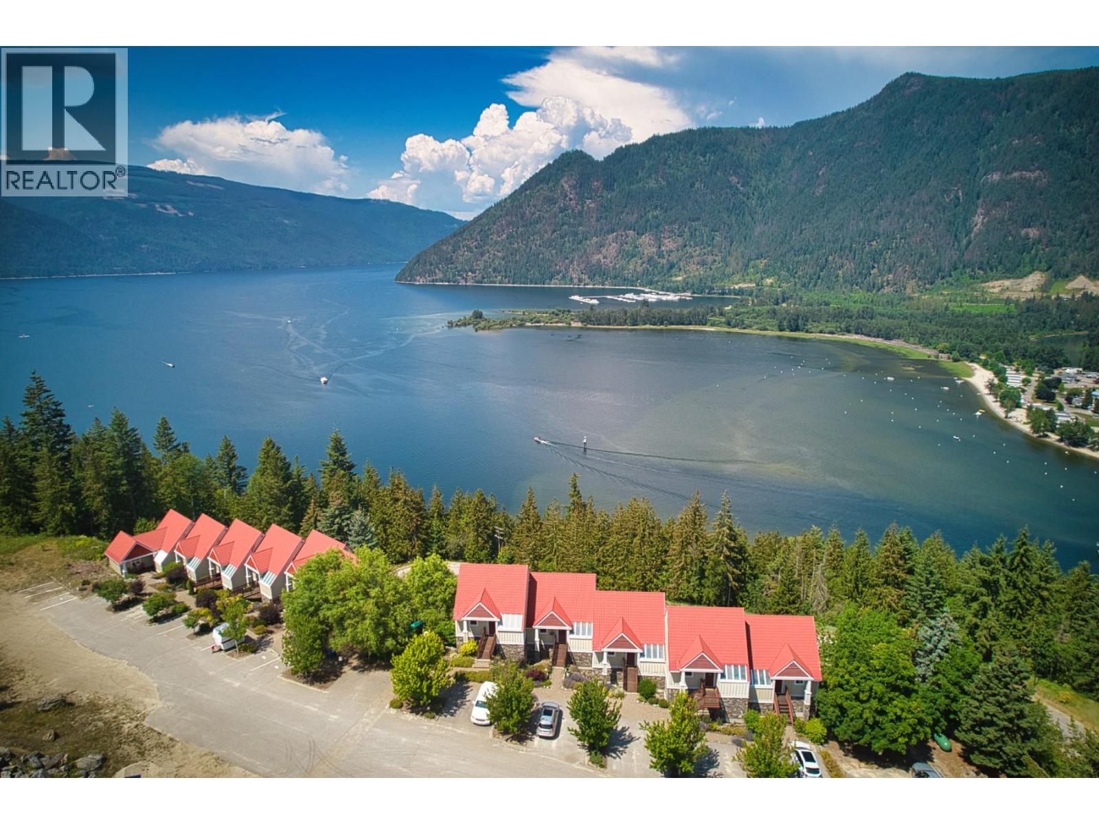 500 Old Spallumcheen Road Unit# 203, Sicamous