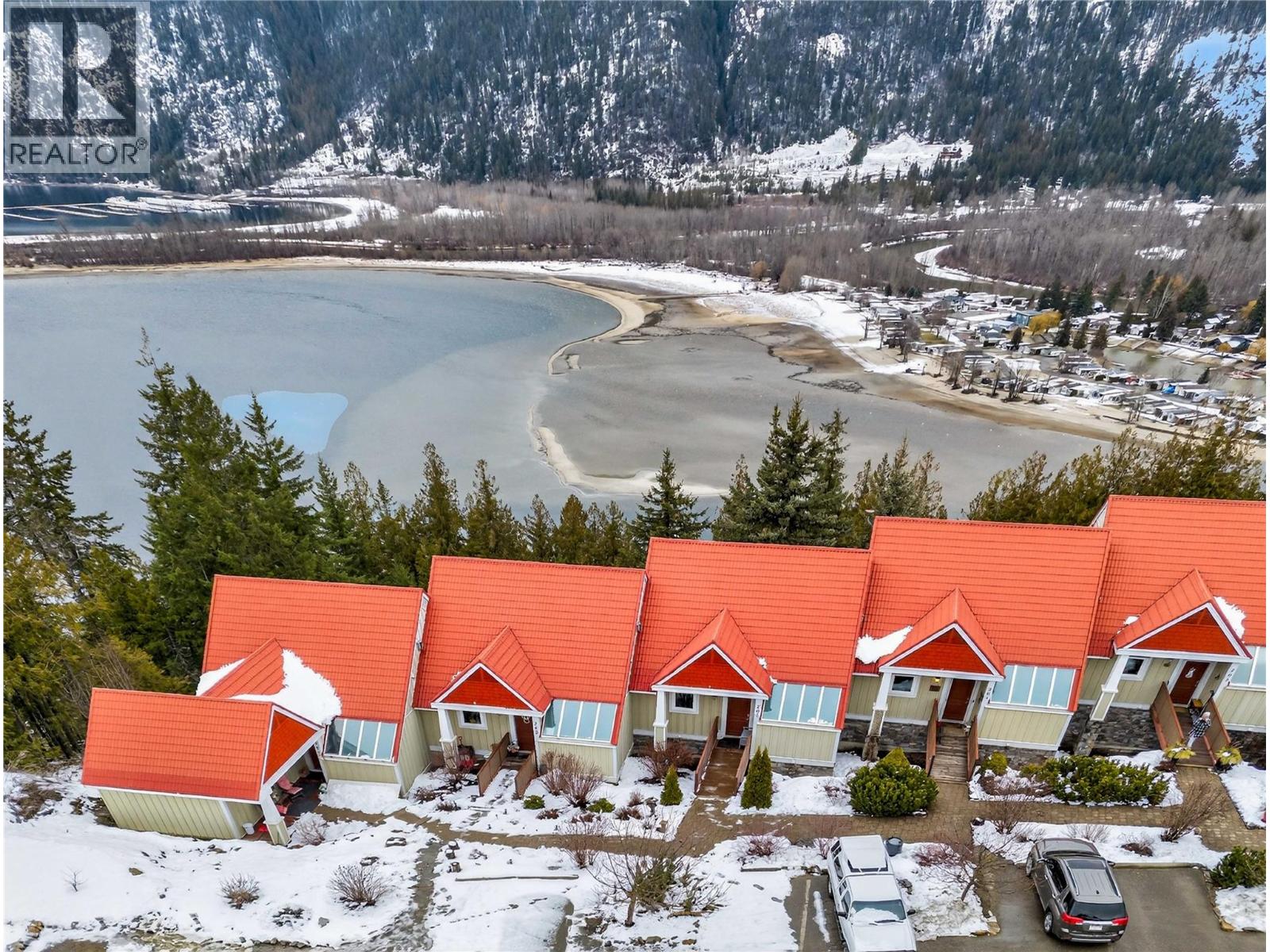 500 Old Spallumcheen Road Unit# 203, Sicamous