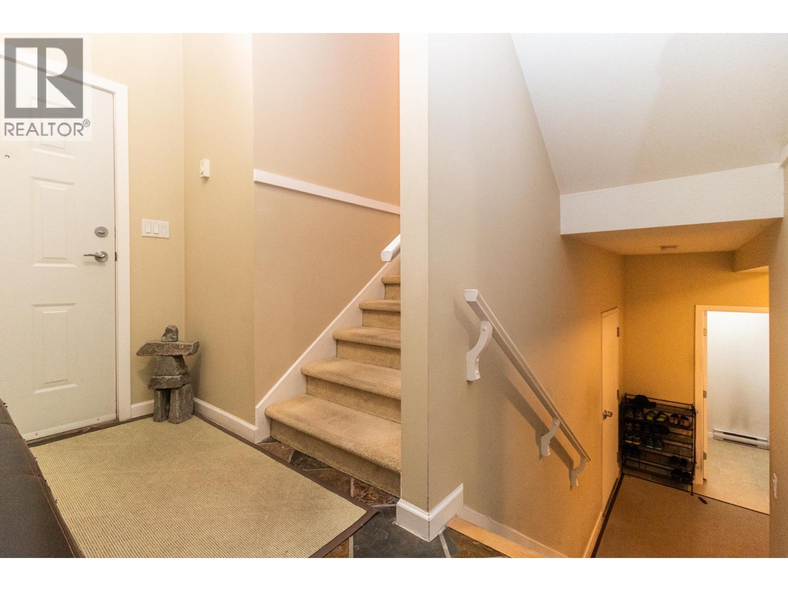 36 40632 GOVERNMENT ROAD, Squamish