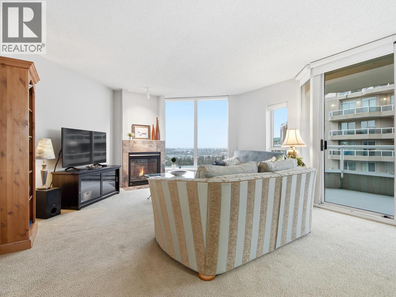 1602 1135 QUAYSIDE Drive - photo 2