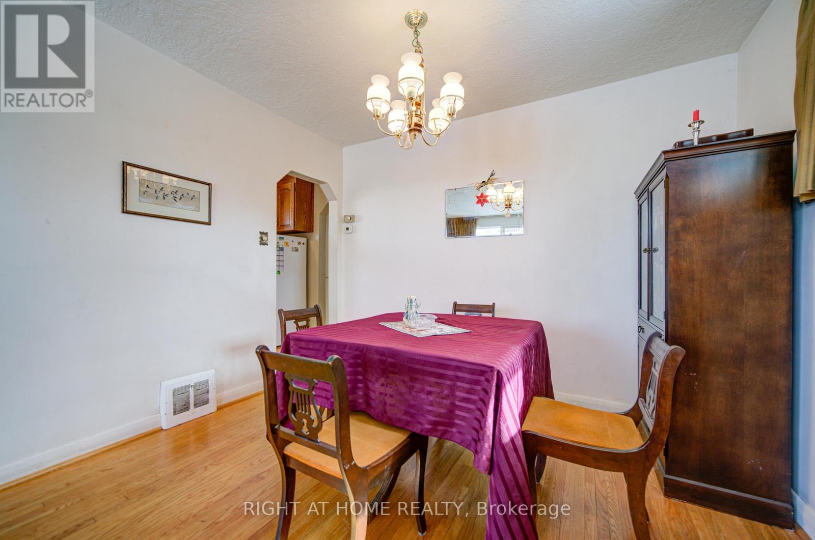 25 STRODE DRIVE - 16