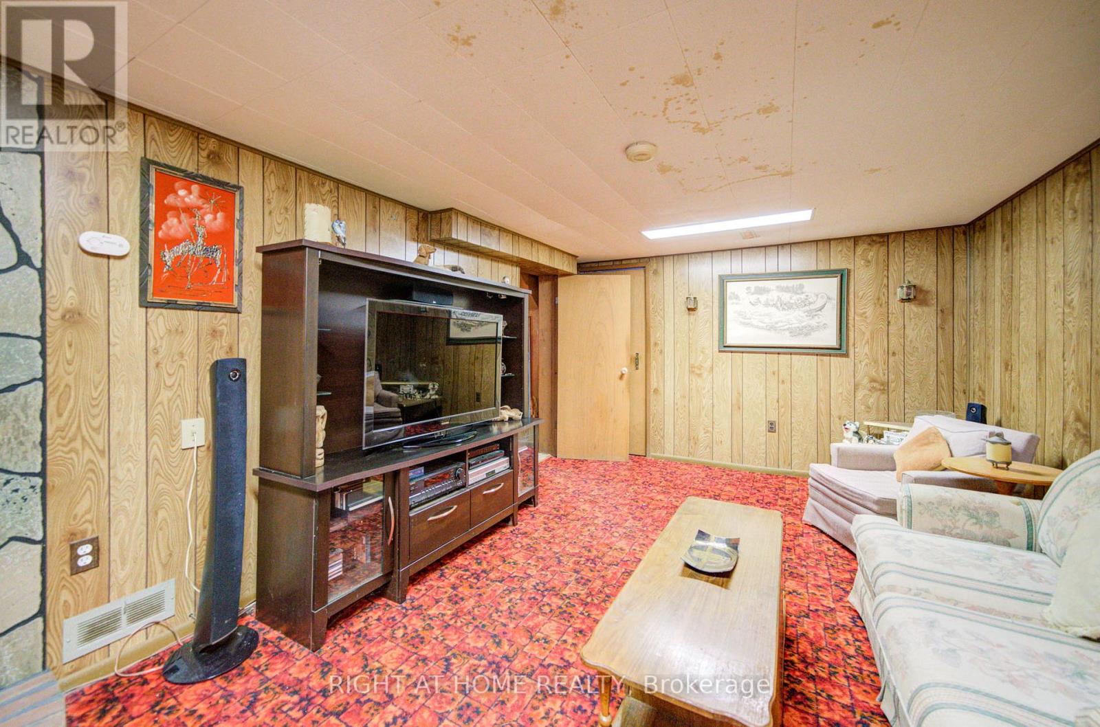25 STRODE DRIVE - 44