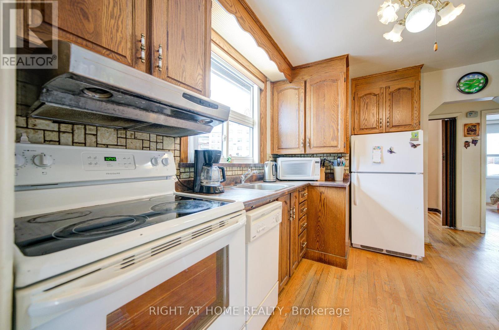 25 STRODE DRIVE - 5