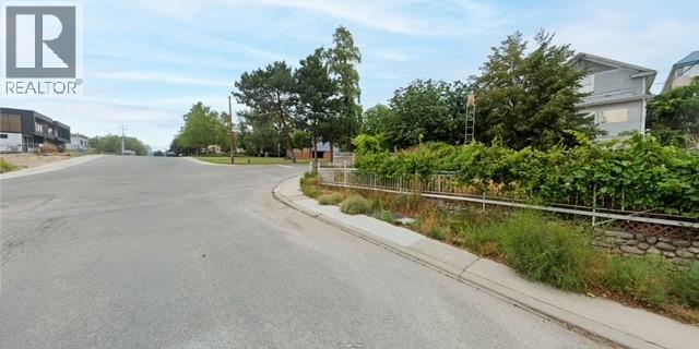  200 ABBOTT Street, Penticton