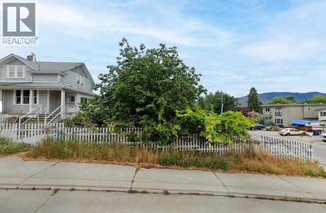  200 ABBOTT Street, Penticton