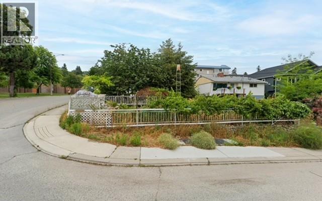  200 ABBOTT Street, Penticton