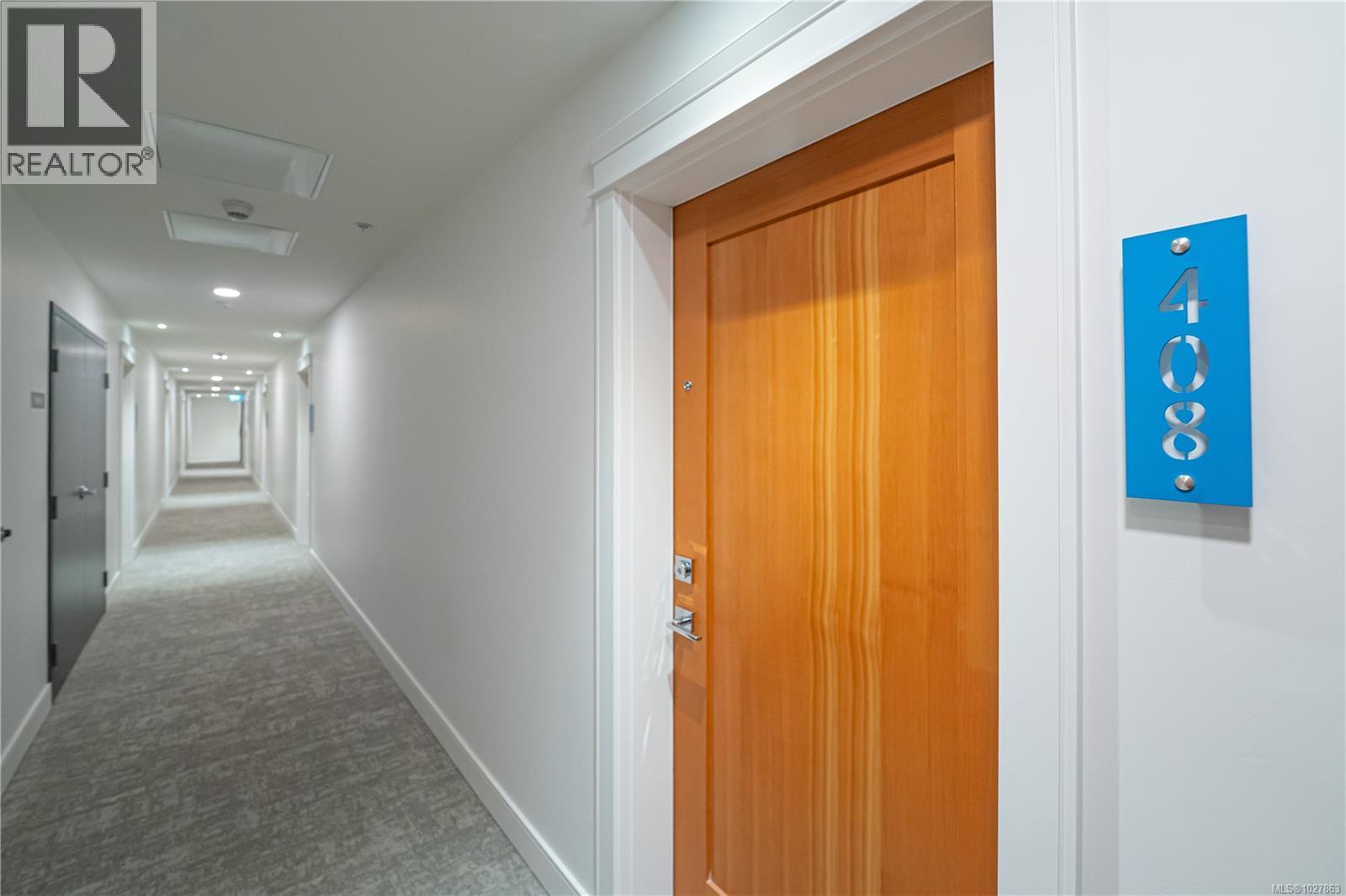 408 916 Lyall Street, Esquimalt