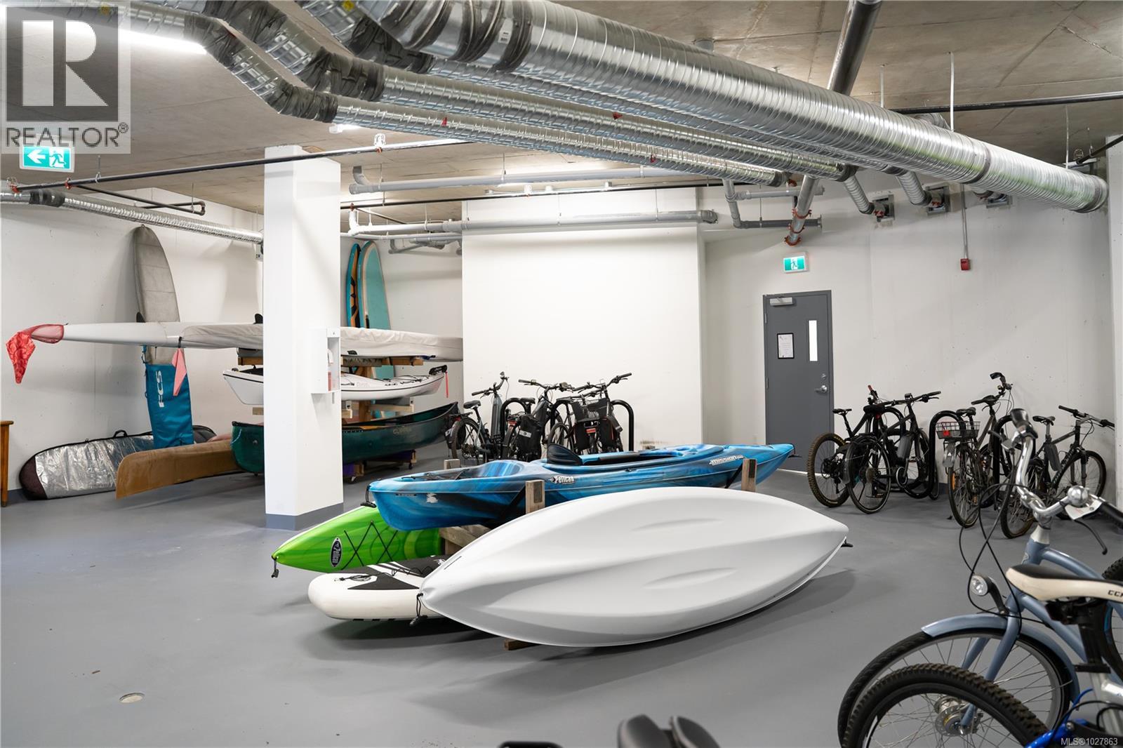 408 916 Lyall Street, Esquimalt