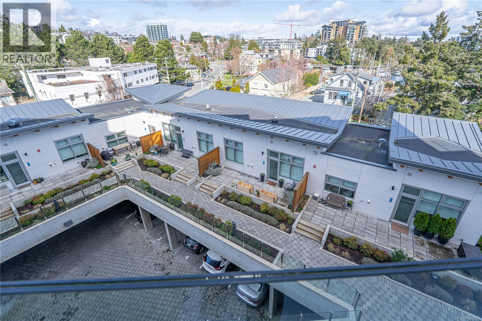 408 916 Lyall Street, Esquimalt