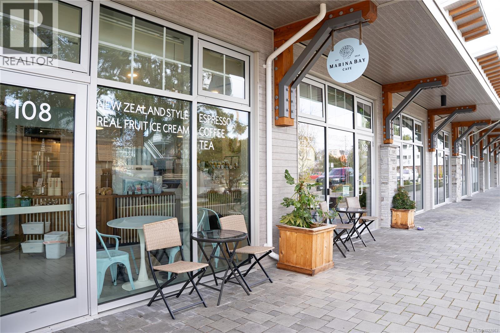 408 916 Lyall Street, Esquimalt