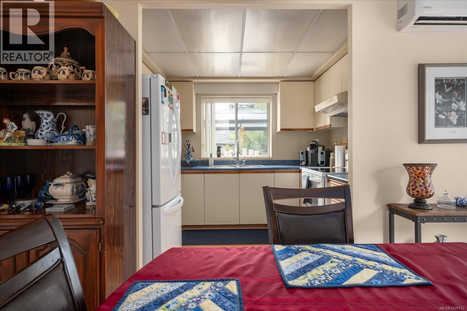 492 Aquila Pl, Parksville