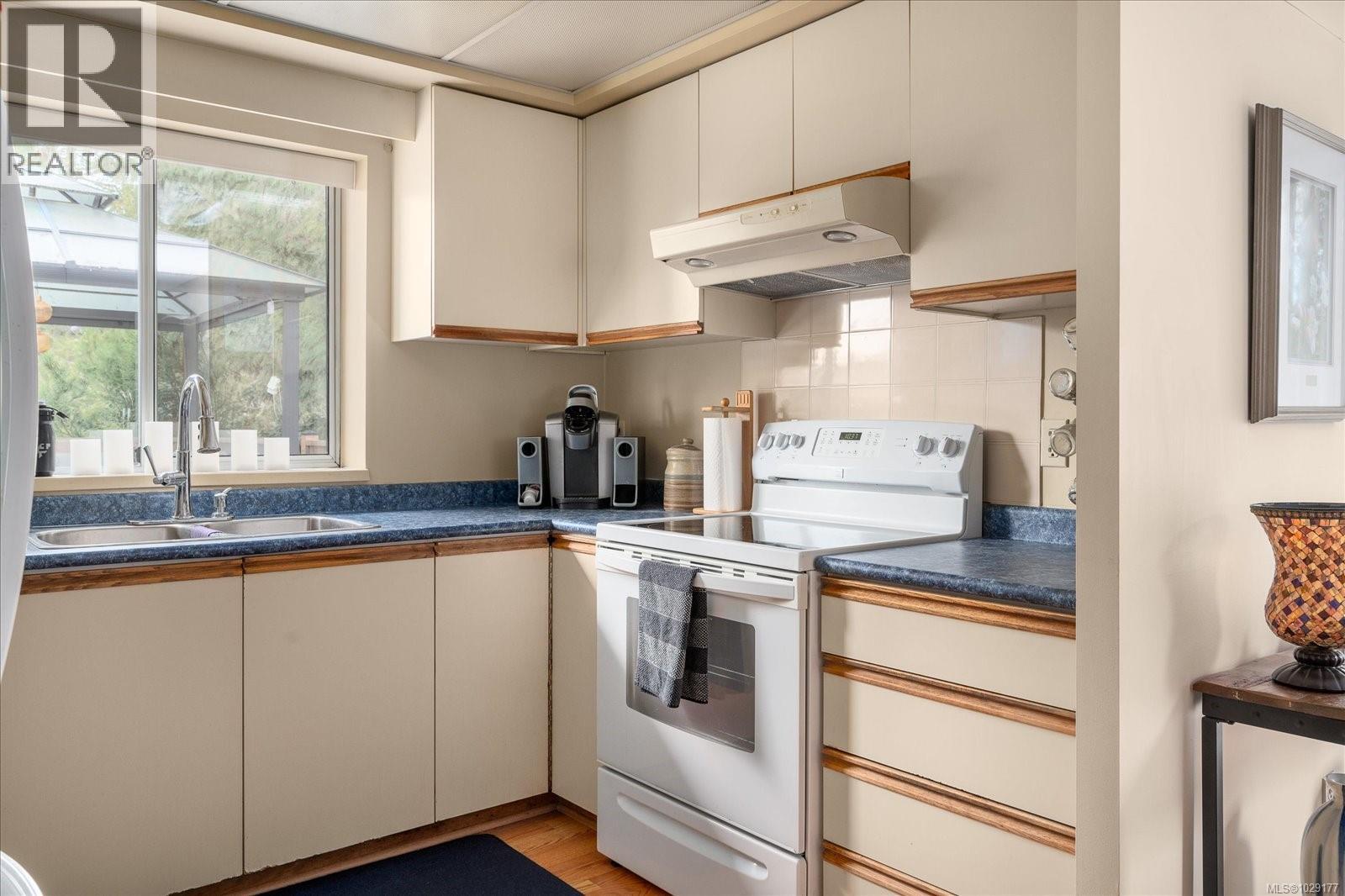 492 Aquila Pl, Parksville