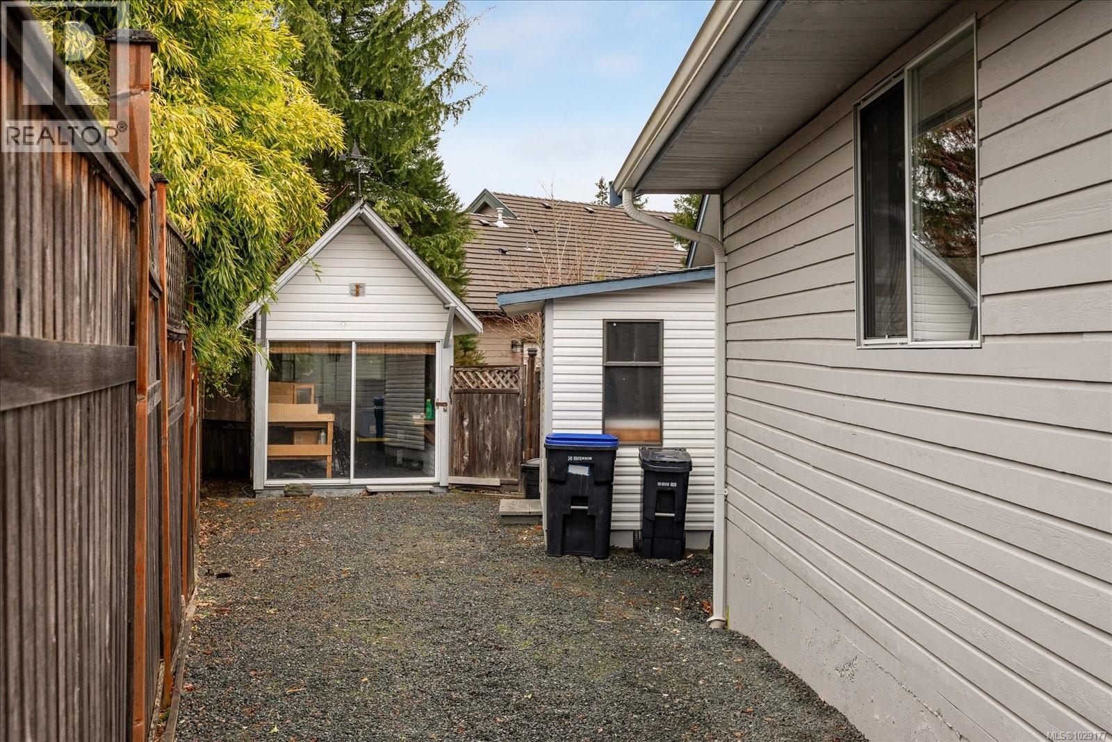 492 Aquila Pl, Parksville