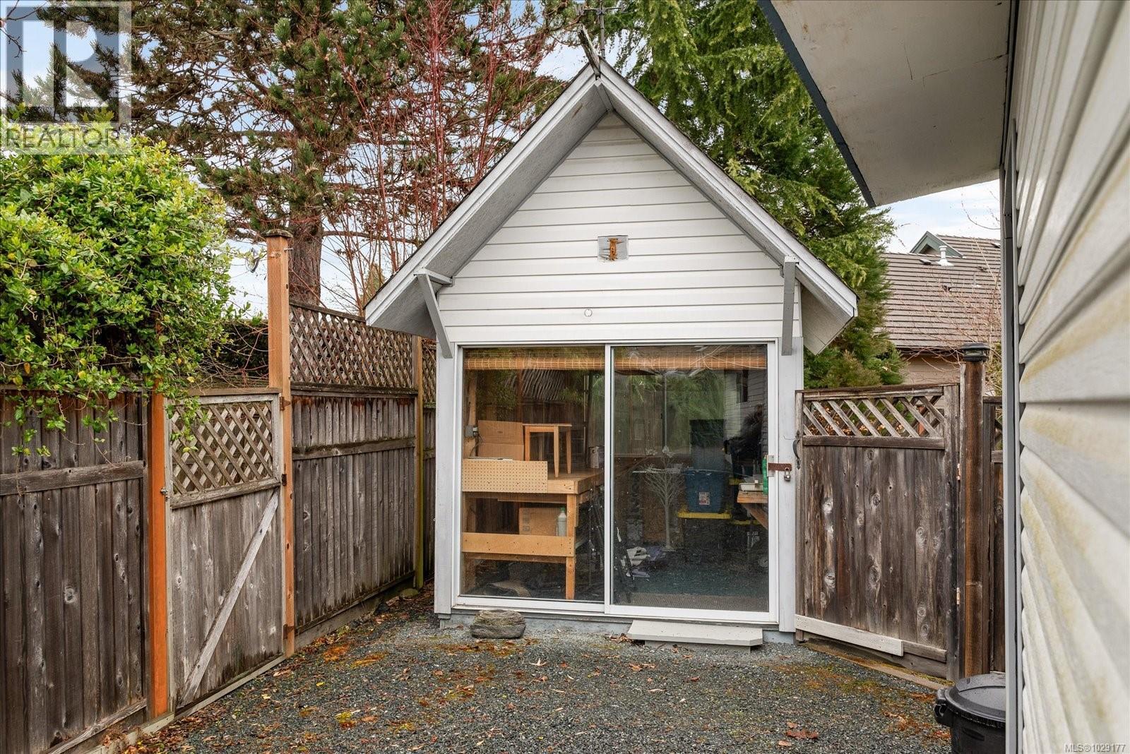 492 Aquila Pl, Parksville