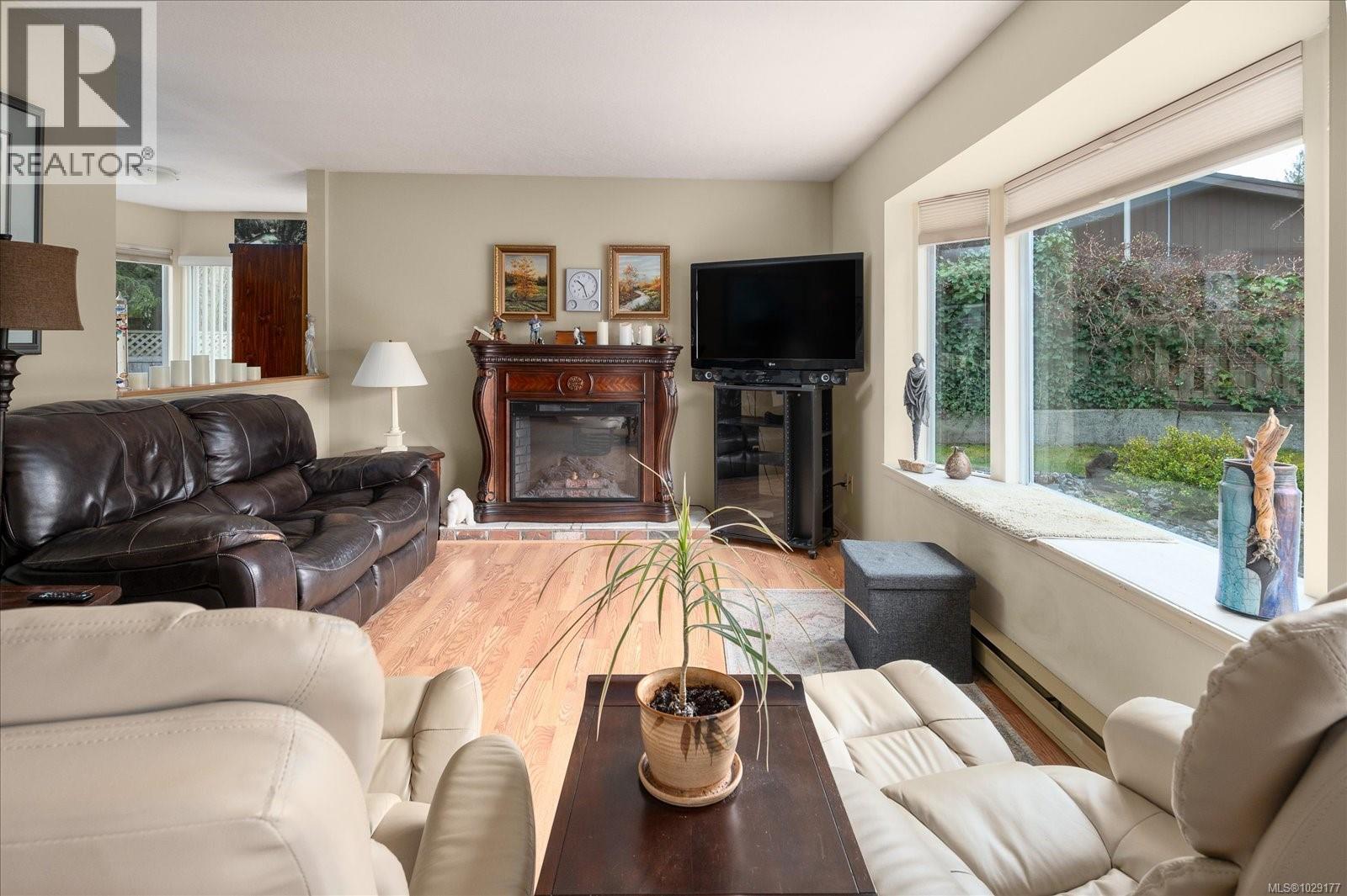 492 Aquila Pl, Parksville