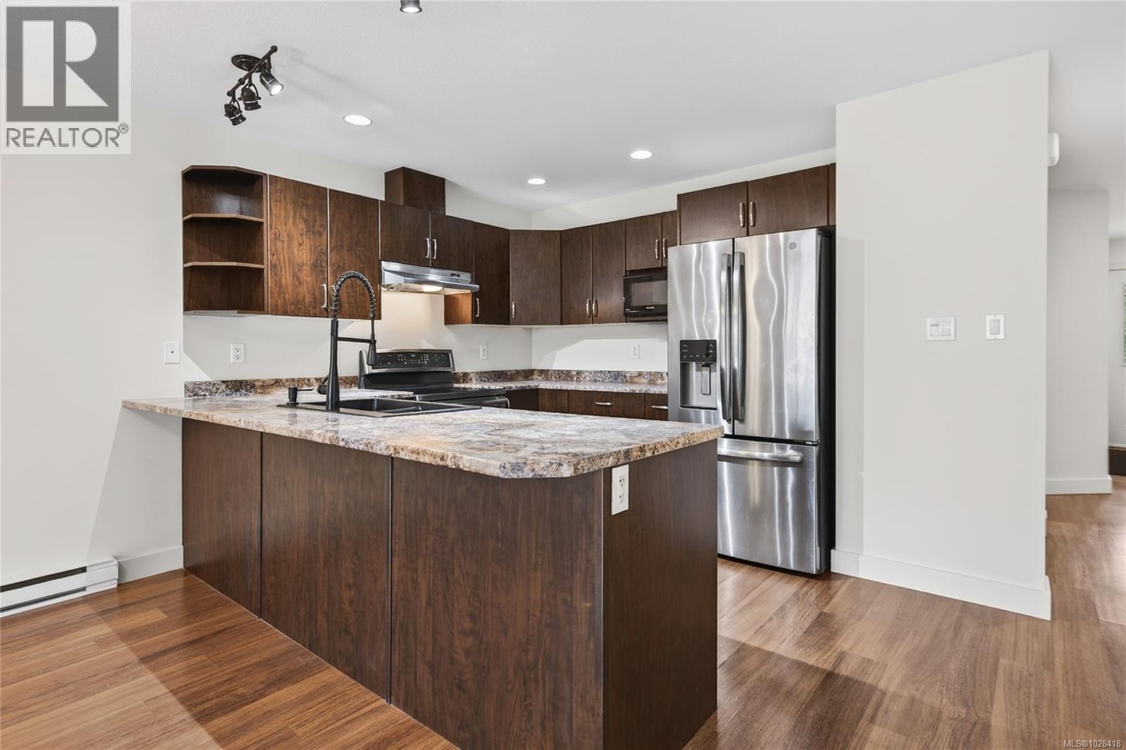 #8 3400 CONISTON CRES - 10