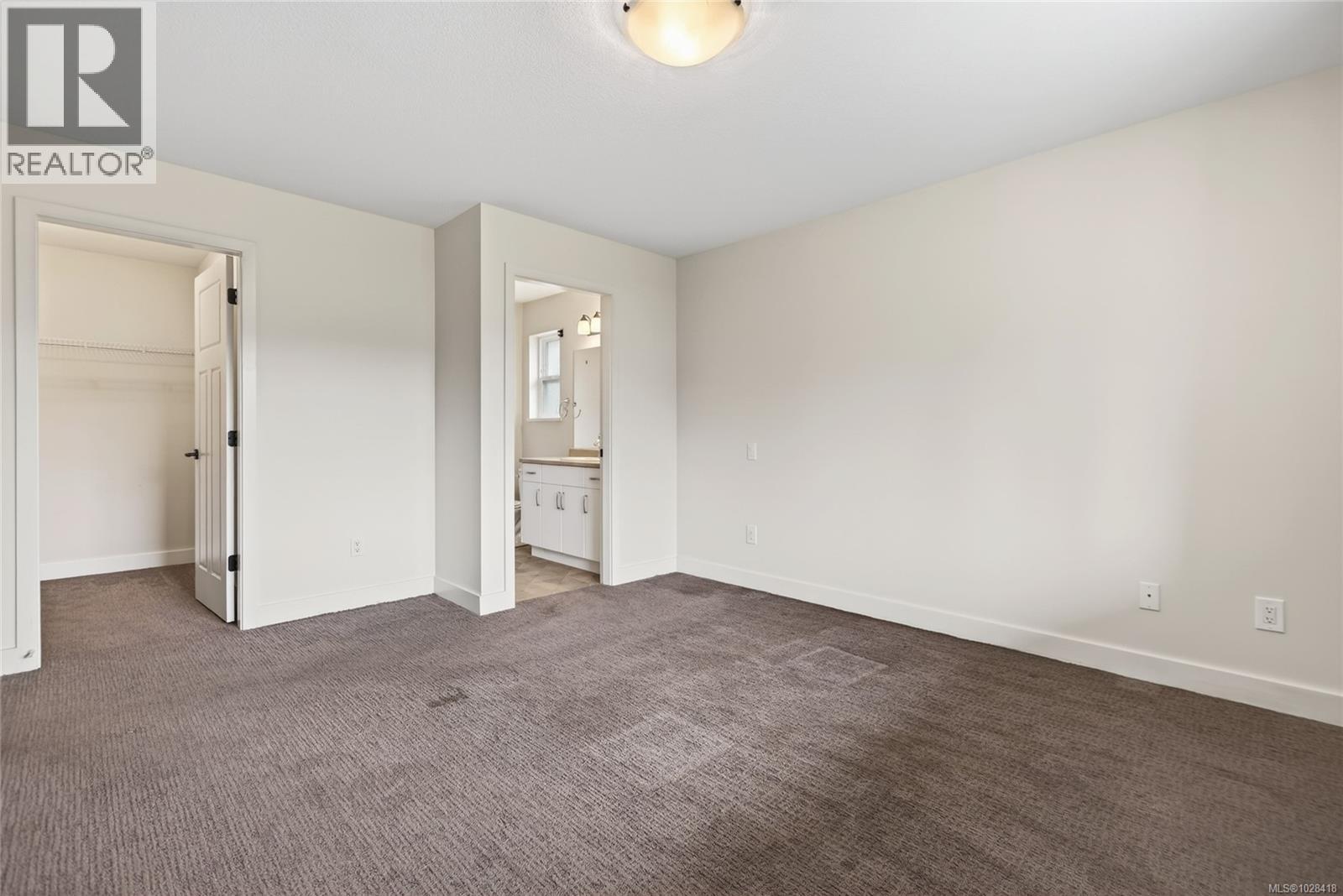 #8 3400 CONISTON CRES - 16