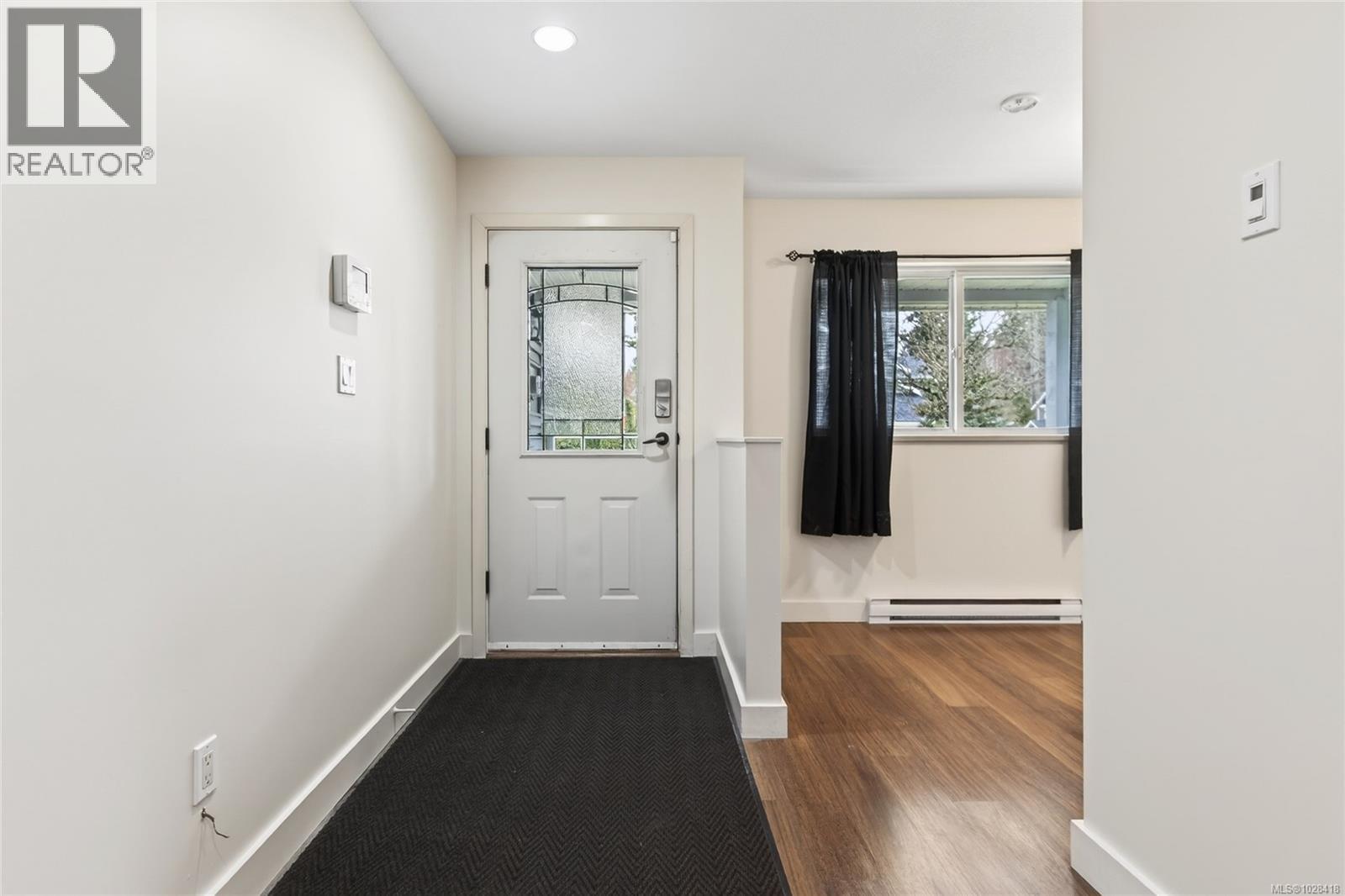 #8 3400 CONISTON CRES - 7