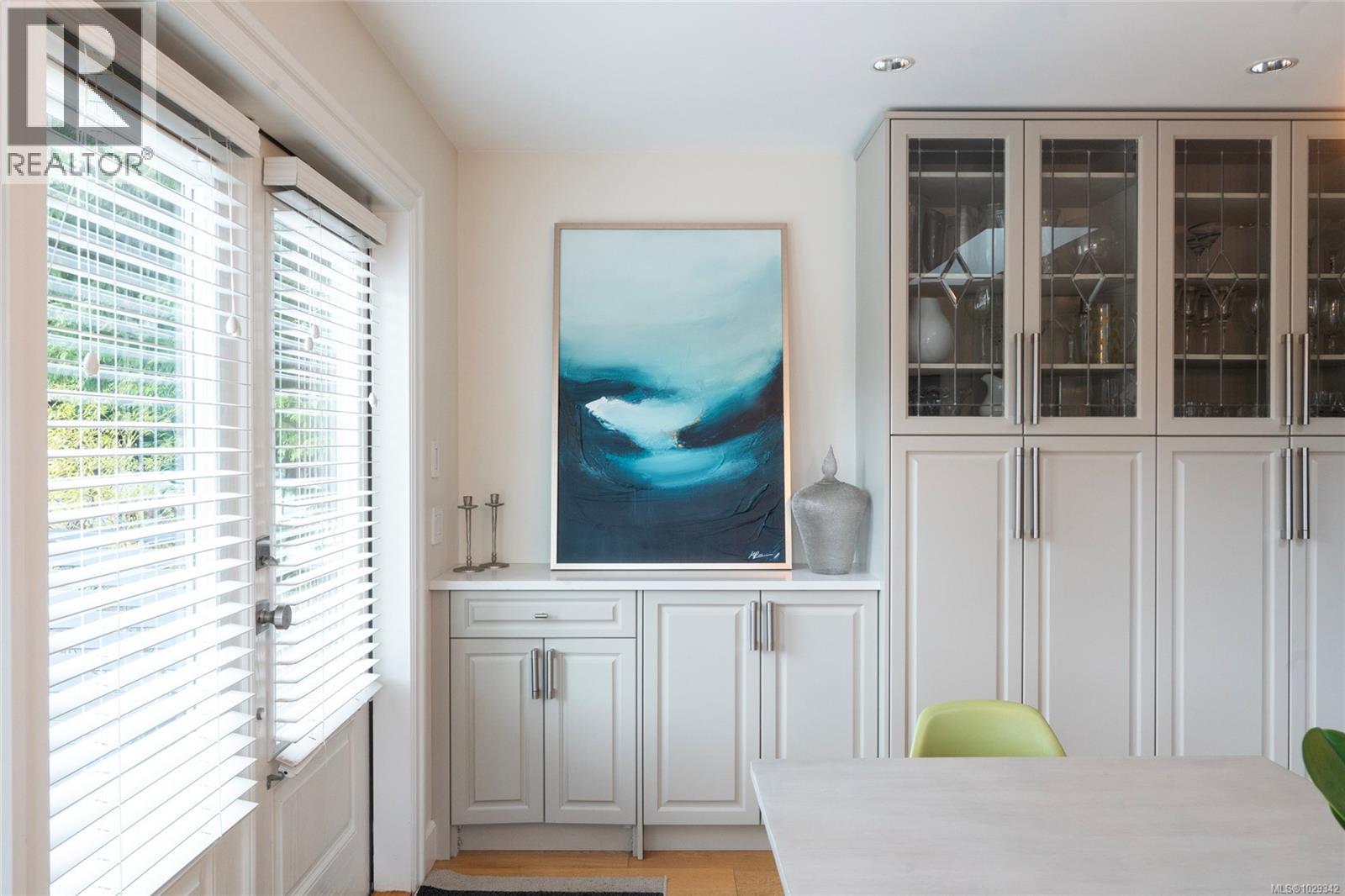  2741 Dufferin Avenue, Oak Bay