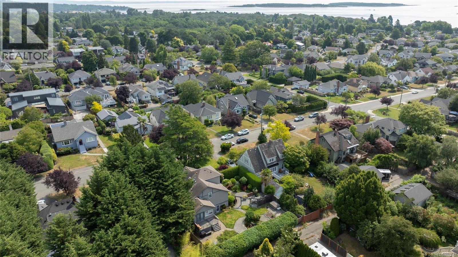  2741 Dufferin Avenue, Oak Bay