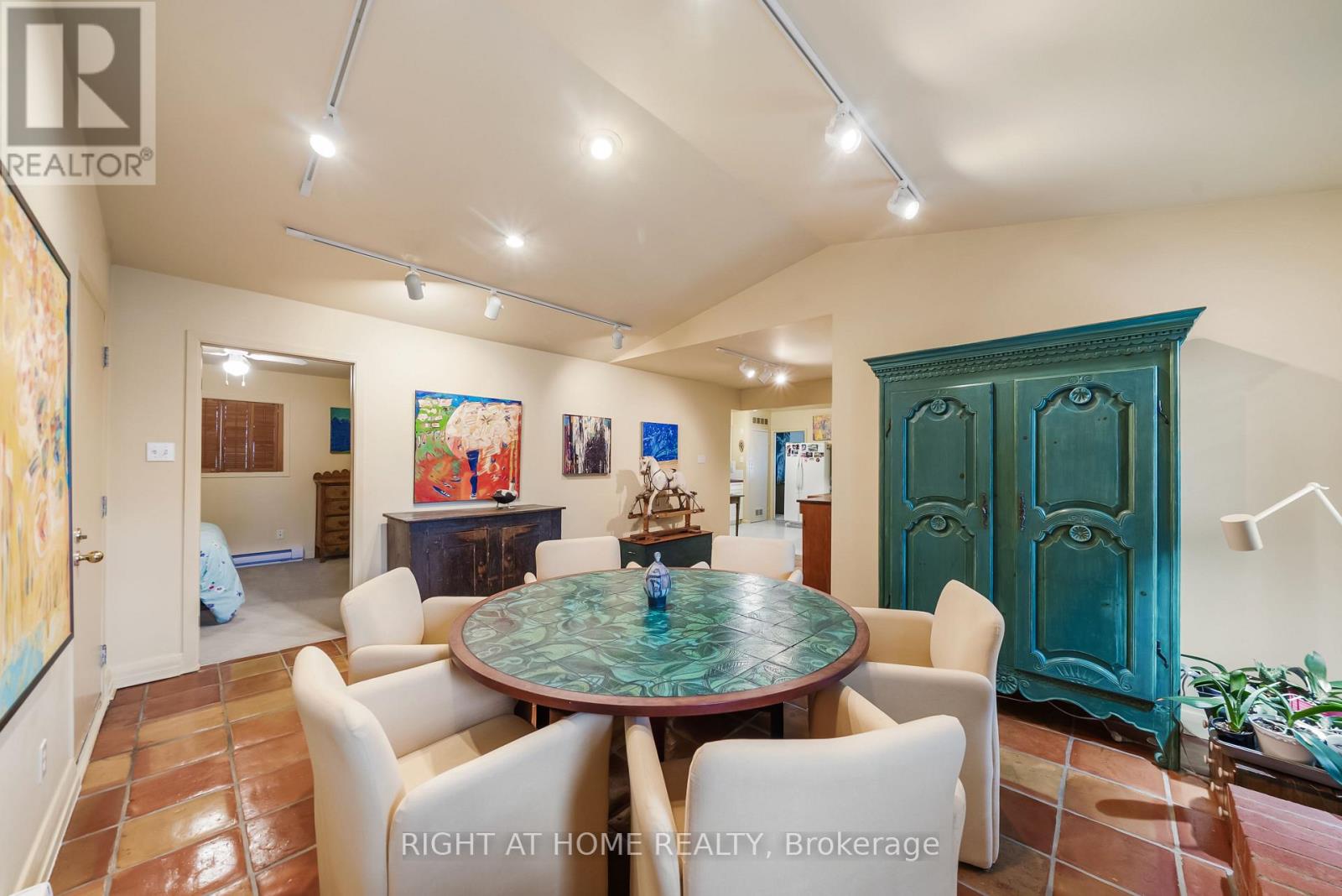 1002 DUNLOP STREET - 13