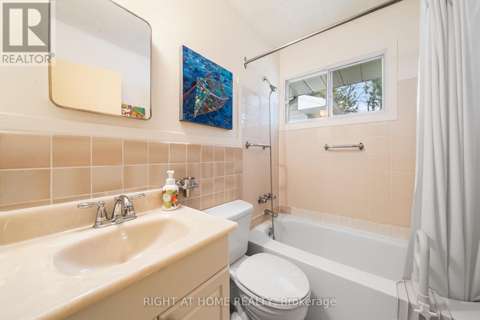 1002 DUNLOP STREET - 20