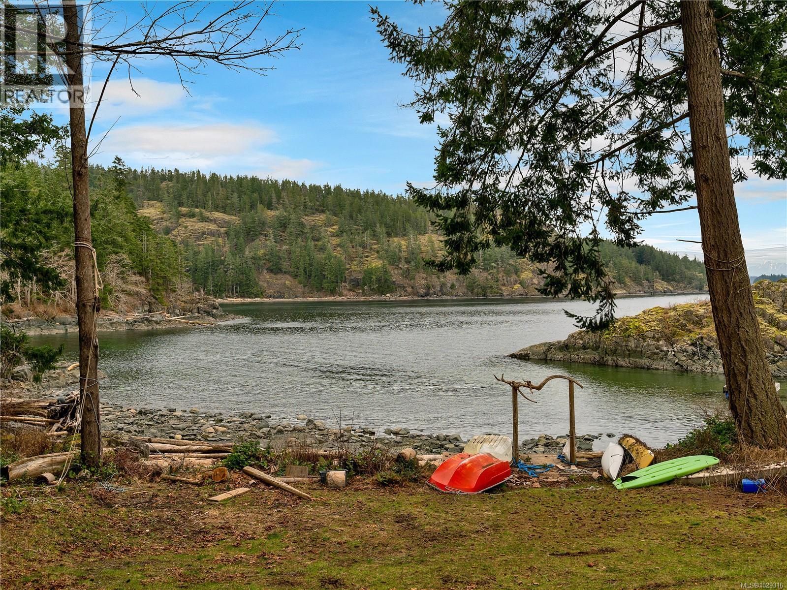 1862 Lakberg Rd, Quadra Island