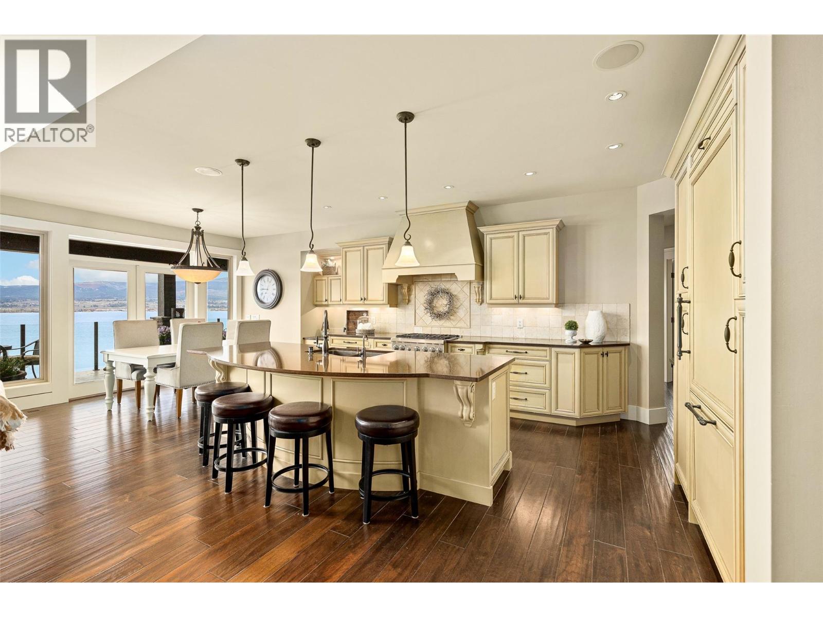  2583 Lucinde Road, West Kelowna