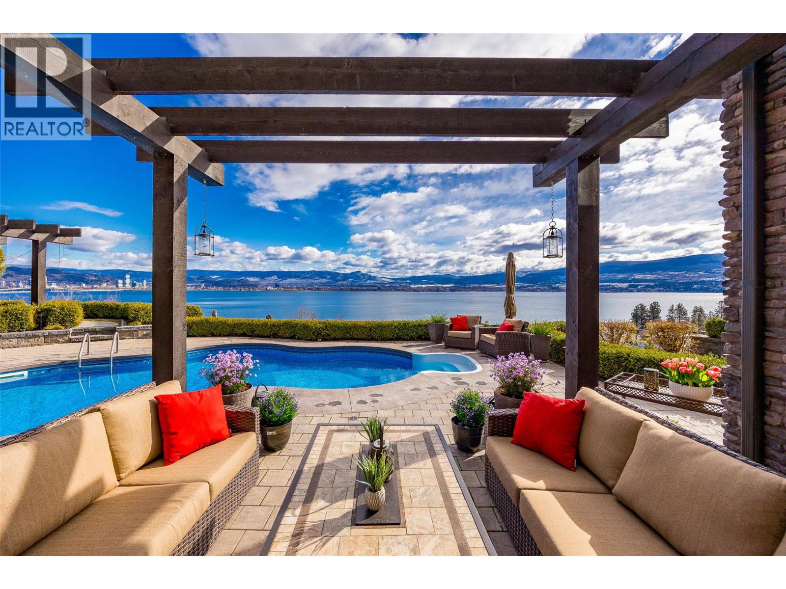  2583 Lucinde Road, West Kelowna