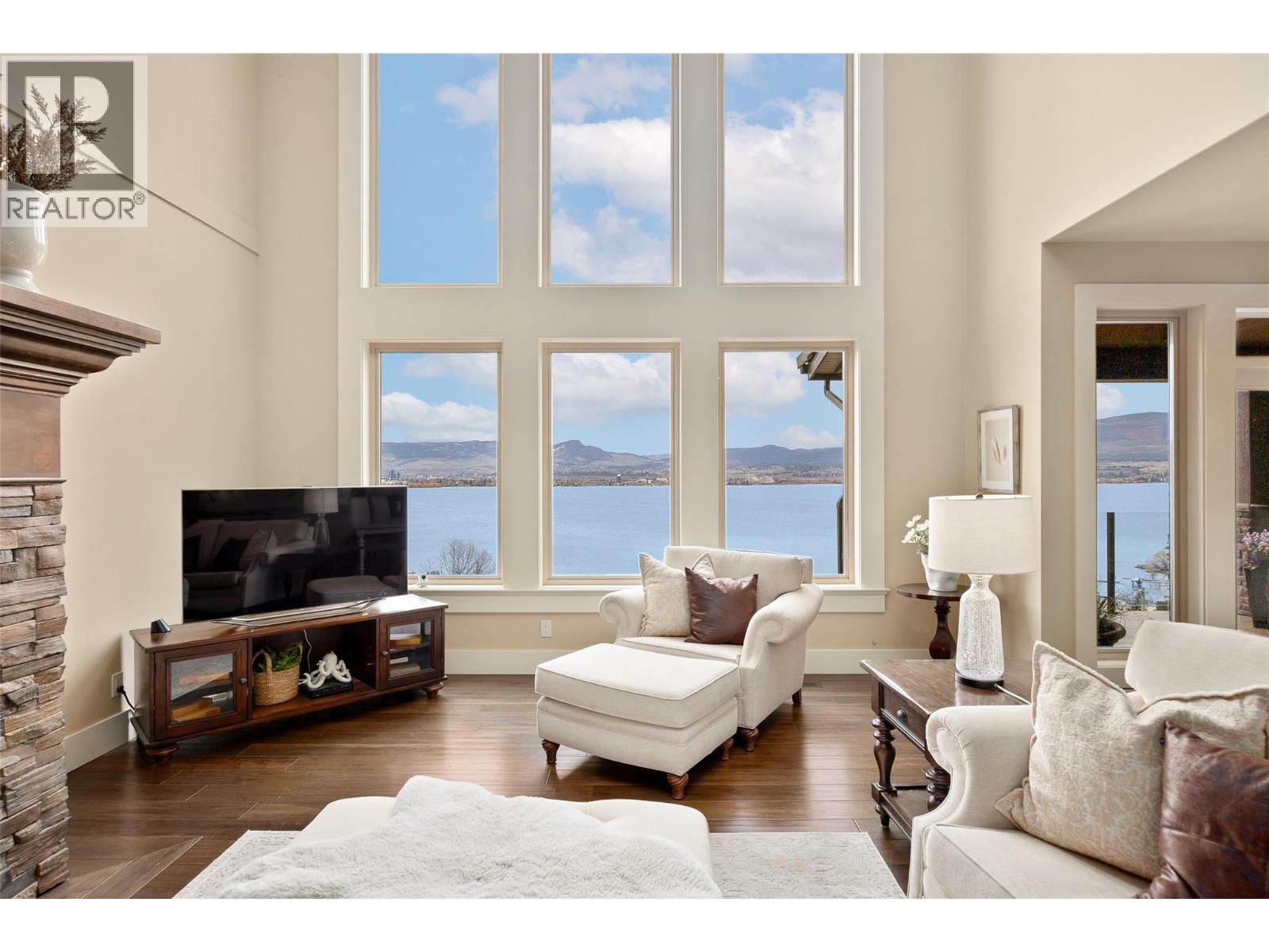  2583 Lucinde Road, West Kelowna