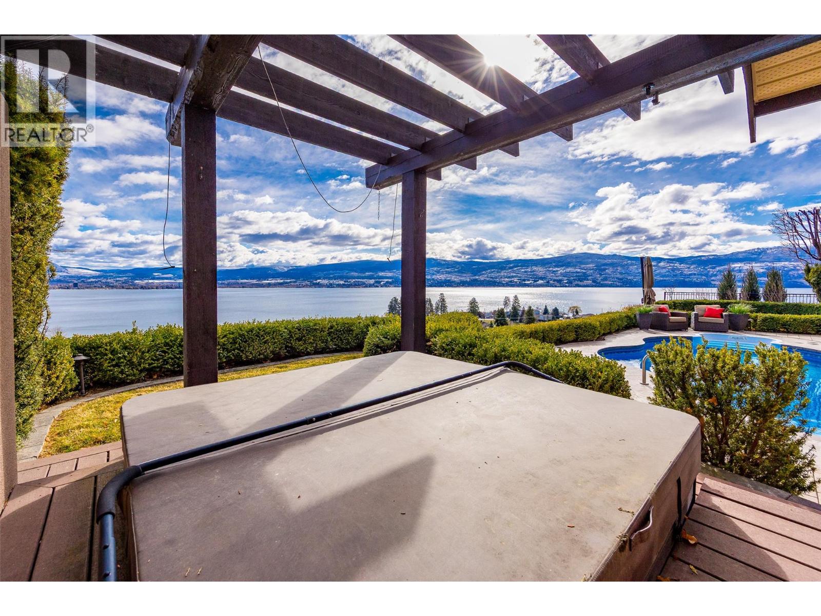  2583 Lucinde Road, West Kelowna