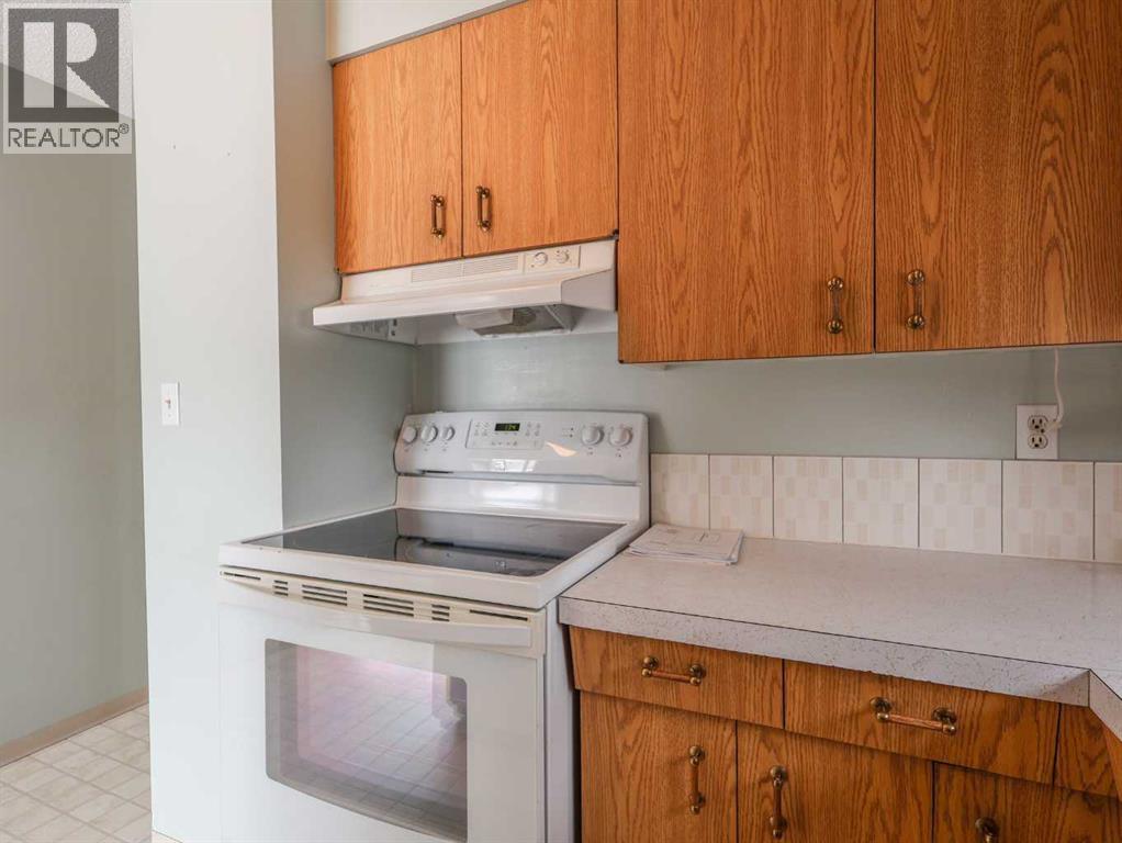 Single Family House Bungalow for Sale in   Avenue Parkdale Stettler 