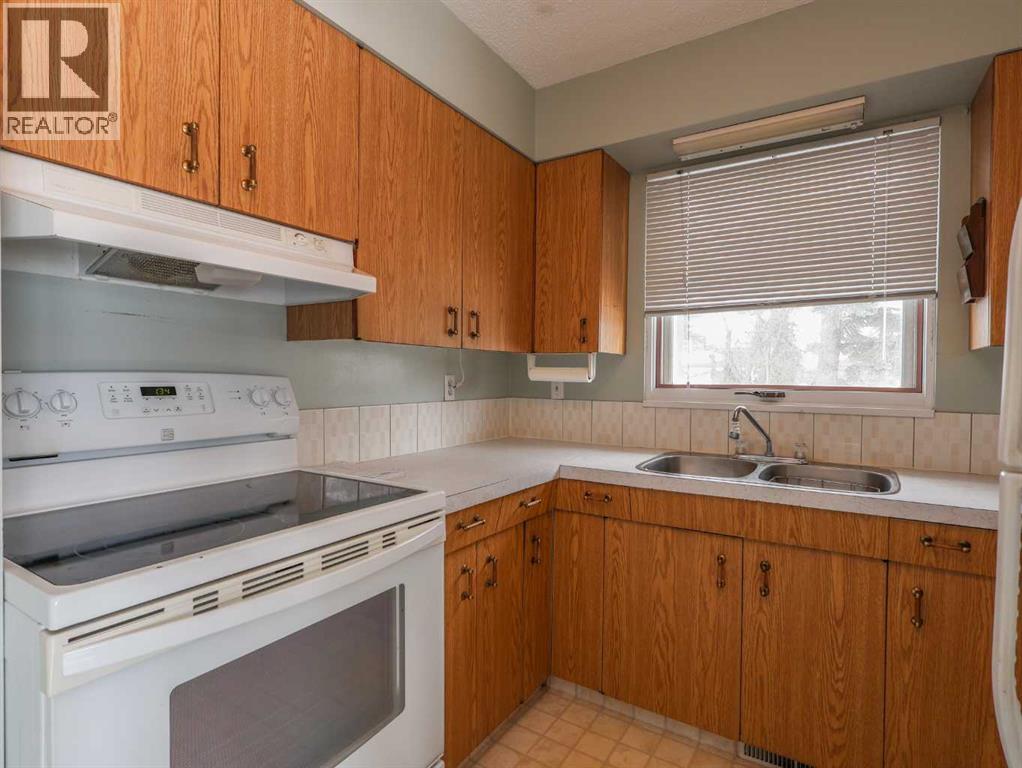 Single Family House Bungalow for Sale in   Avenue Parkdale Stettler 