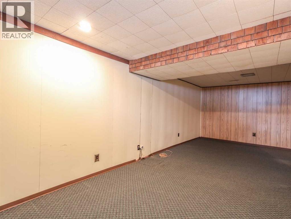 Single Family House Bungalow for Sale in   Avenue Parkdale Stettler 